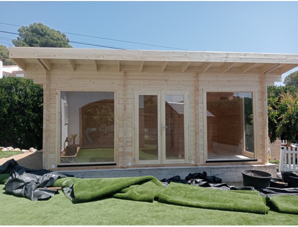 Caseta de jardín Heidi de 70mm instalada en Girona